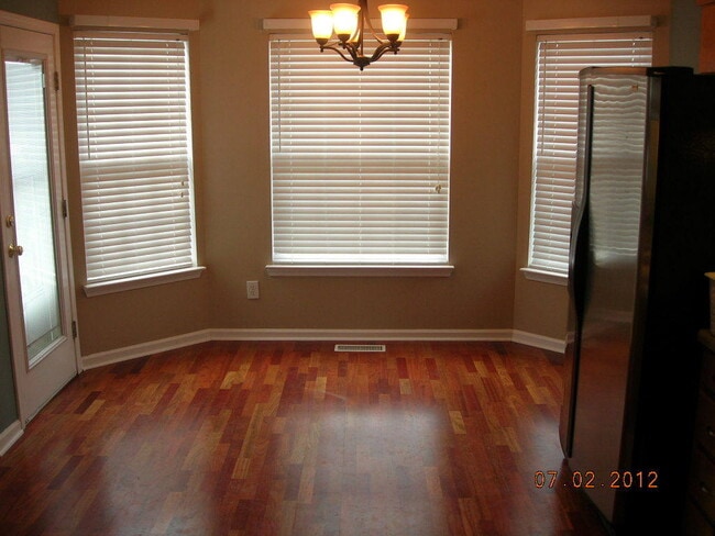 Building Photo - Mt Juliet 3 Bedroom 2 Bath Home with Fence...