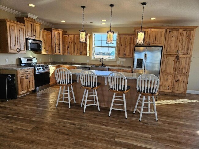 Building Photo - 555 Paint Creek Rd