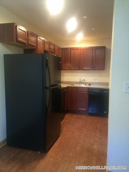 Building Photo - 13 Ruggles St