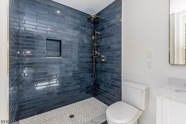 Building Photo - 63 Park St