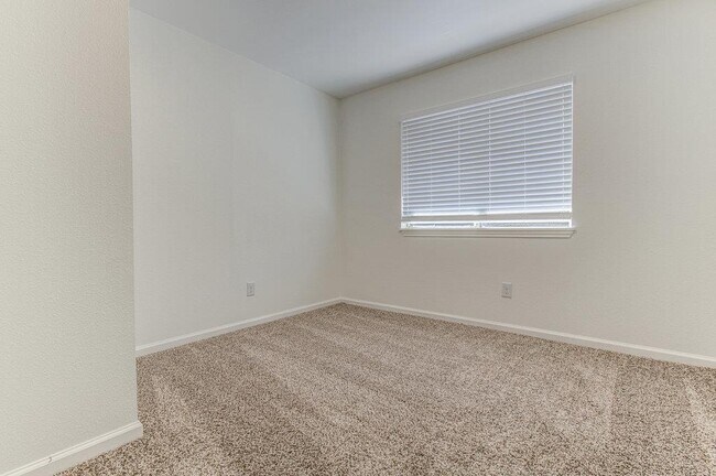 Building Photo - 5706 Gloucester Ln