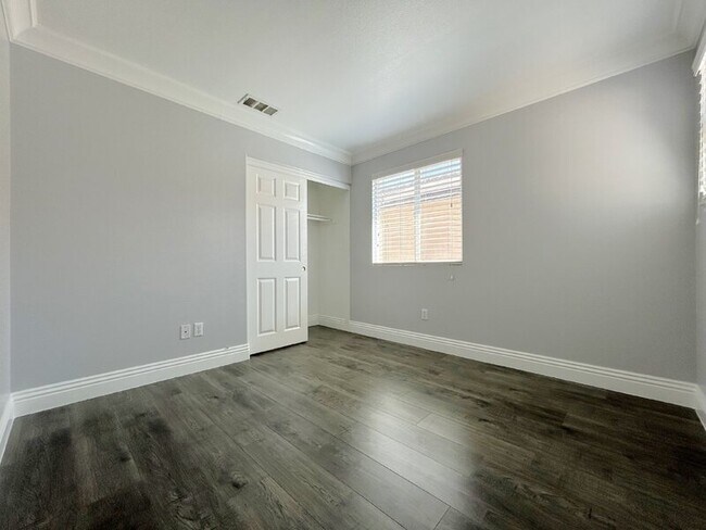 Building Photo - 12445 Sonoma Dr