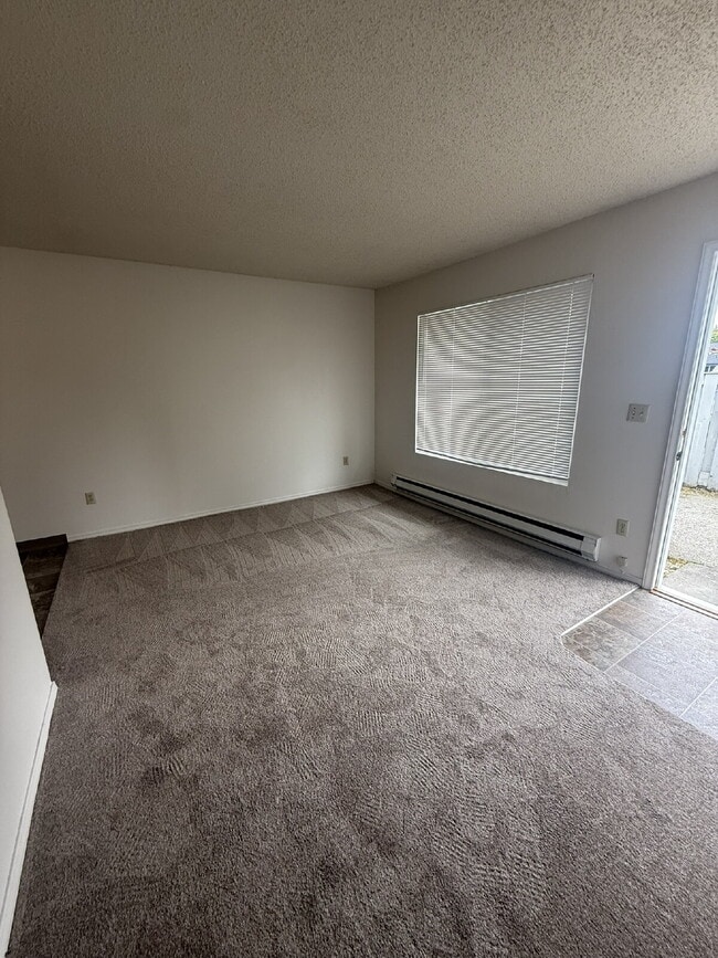 Building Photo - Cozy 1 Bedroom Apartment- $300 off 1st Month's Rent!