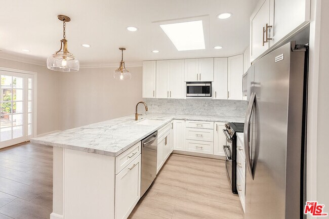 Building Photo - 2641 Hartland Cir