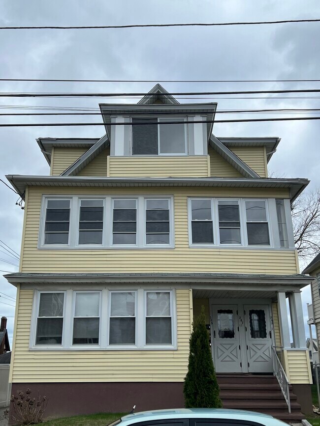 Building Photo - 389 Hawley Ave