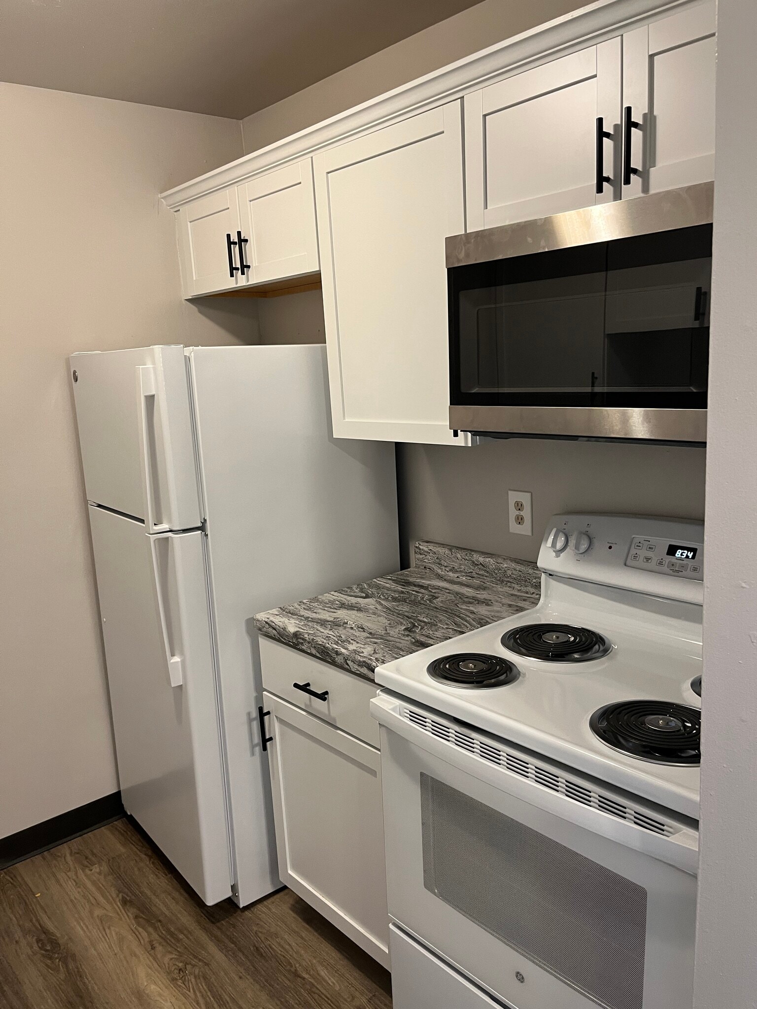 Kitchen - Coachlite Apartments