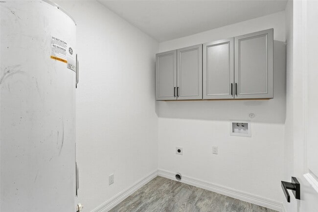 Building Photo - 5425 Jeffrey St