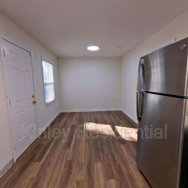 Building Photo - 613 Key St