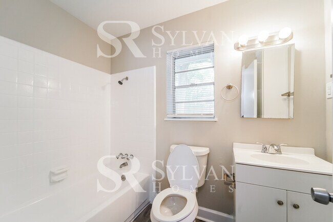 Building Photo - Updated 3 bedroom rancher!