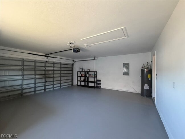 Building Photo - 414 SE 7th St