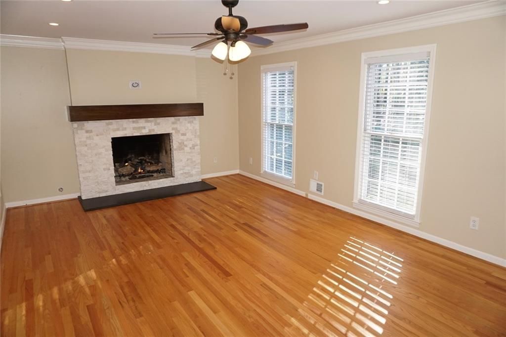 Building Photo - 1140 Falstaff Dr