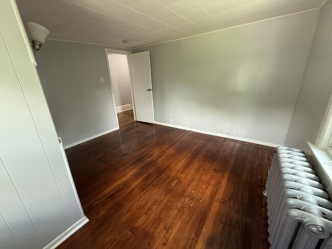 Building Photo - 302 Horace Ave