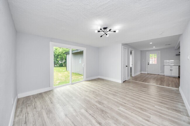 Building Photo - 503 Schilling Ave