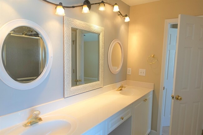 Building Photo - 30 Cedar Rock Dr