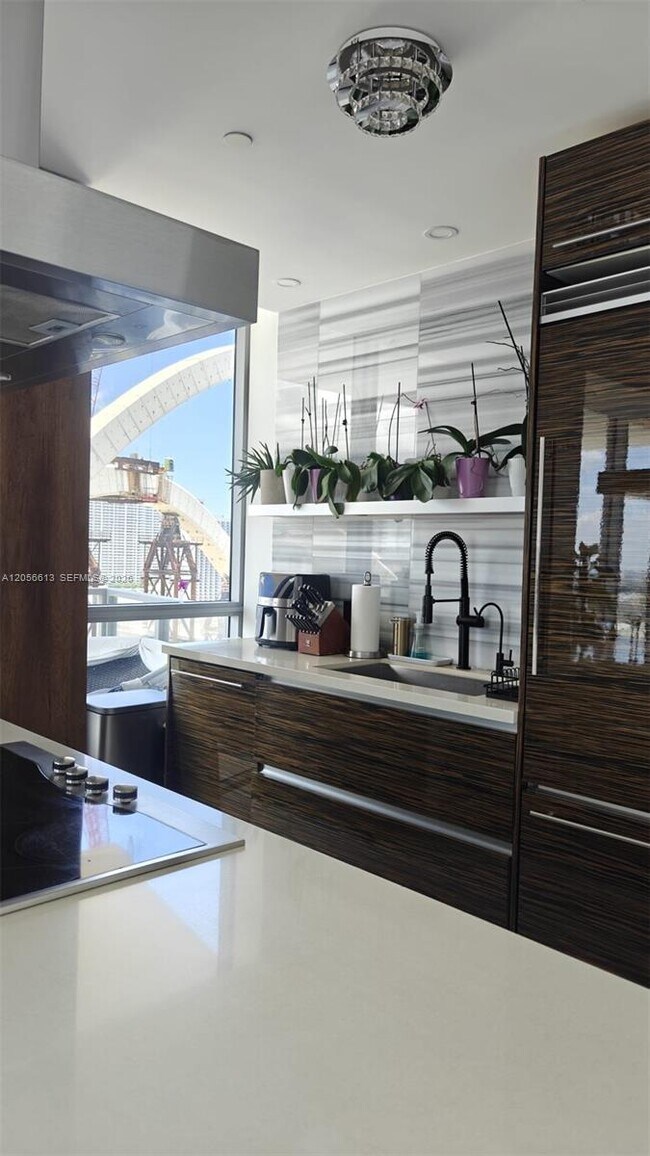 Building Photo - 1100 Biscayne Blvd