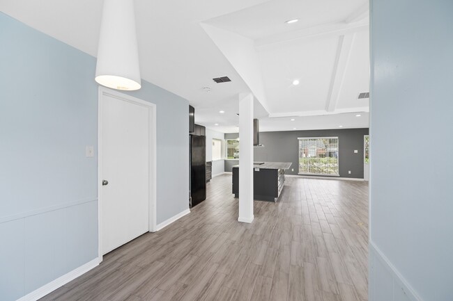Building Photo - 10623 Wickersham Ln