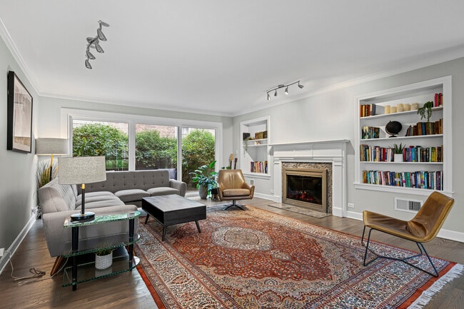 Building Photo - 930 Harvard Ct