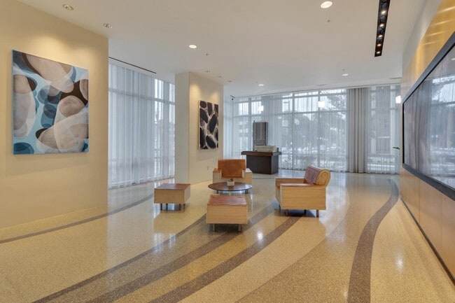 Building Photo - 150 E Robinson St