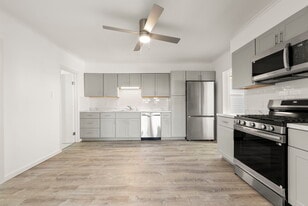 Building Photo - 189 William St