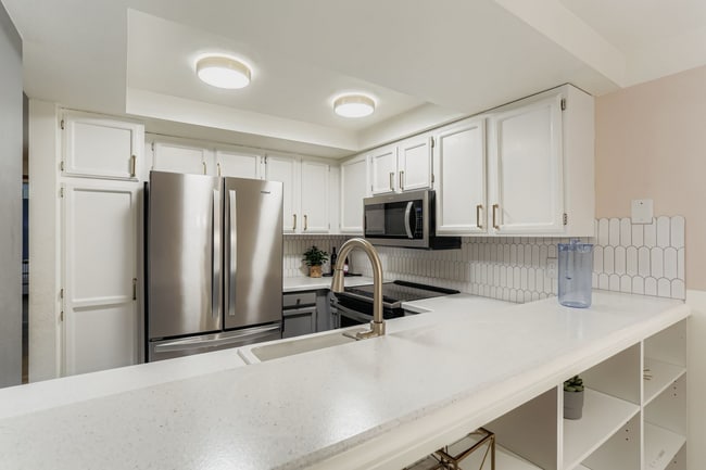 Building Photo - 77 Galen St