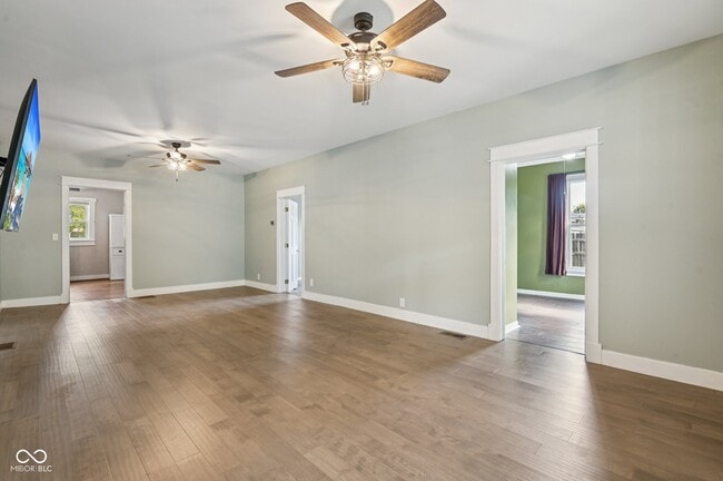 Building Photo - 1920 E 67th St