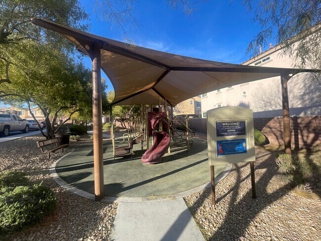 Building Photo - Carry Over Showing: This property has been...