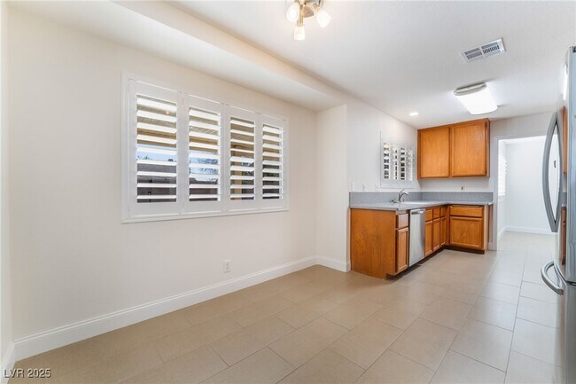 Building Photo - 4338 Apex Dr