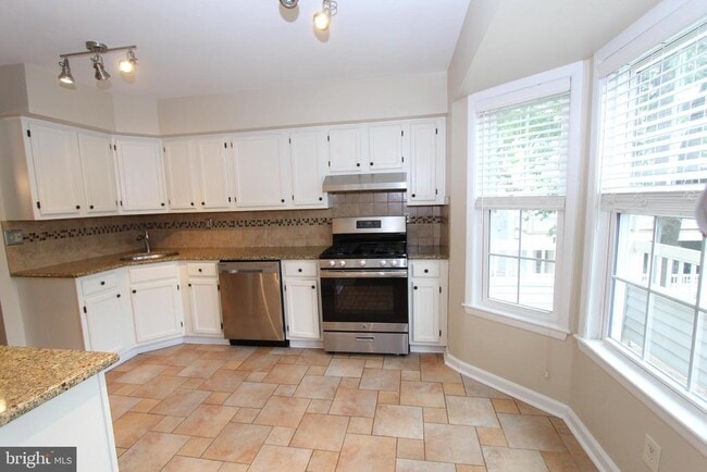 Building Photo - 110 Biscayne Ct