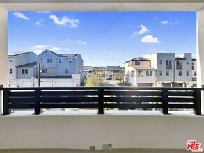 Building Photo - 61 Harness Wy