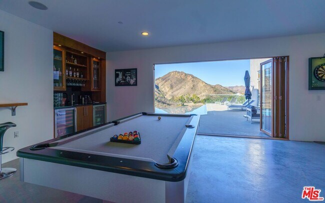 Building Photo - 29282 Circle Dr