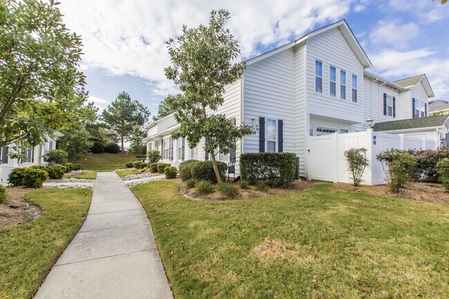 Building Photo - 1132 Grace Hill Dr