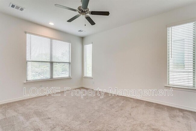 Building Photo - 205 Athenia Dr