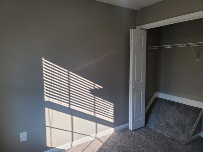 Building Photo - 3 Bedroom Townhouse for Rent in Waynesboro!