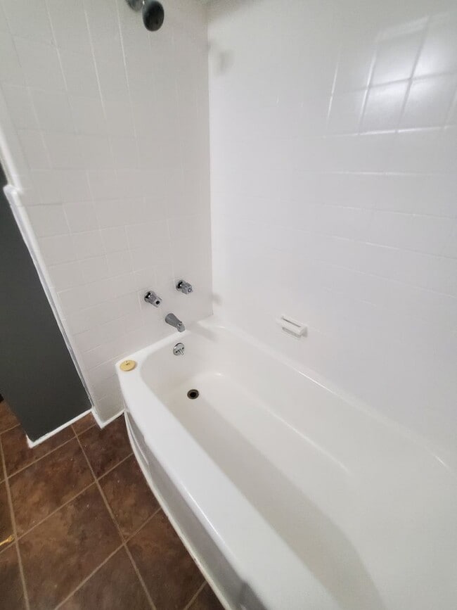 Building Photo - $500 Off 1st Month Special