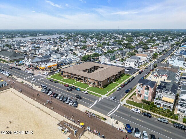 Building Photo - 1501 Ocean Ave N