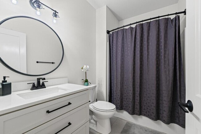 Building Photo - 5709 Bower Ln