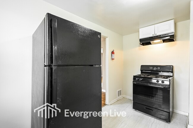 Building Photo - 919 Elizabeth St