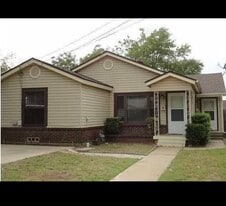 Building Photo - 217 Merritt St