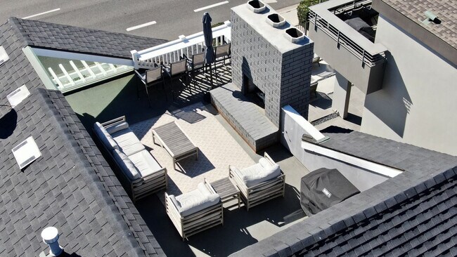 Building Photo - 3636 Carlsbad Blvd