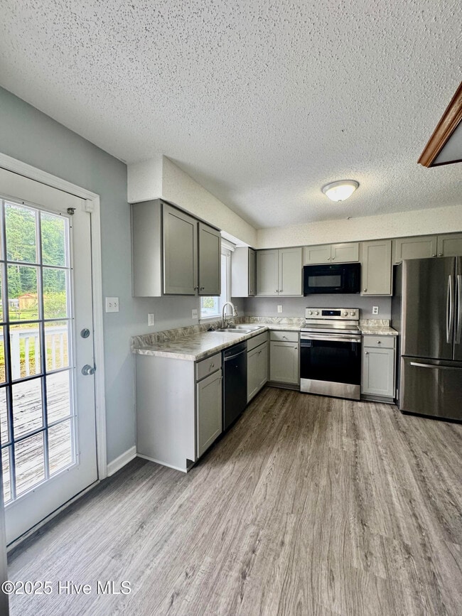 Building Photo - 1001 Pintail Ct