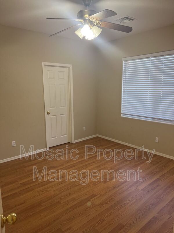 Building Photo - 3938 E Remington Dr