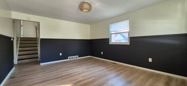 Building Photo - 319 Orchard Dr