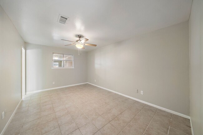 Building Photo - Lovely 4 Bedroom 2 Bath 2 Car Garage home with Large, Privacy Fenced Backyard!! Fresh Paint, Cera...