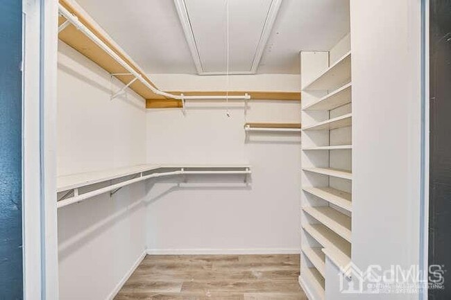 Building Photo - 55 Devon Rd