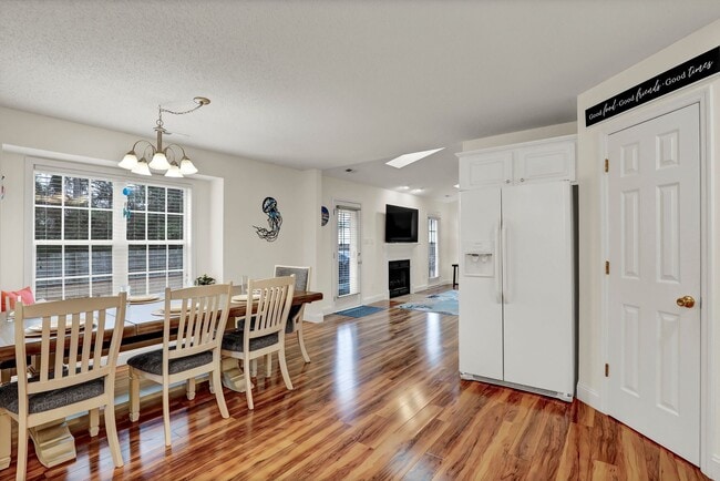 Building Photo - Compass Point - Vacation Rental - Sneads Ferry, NC