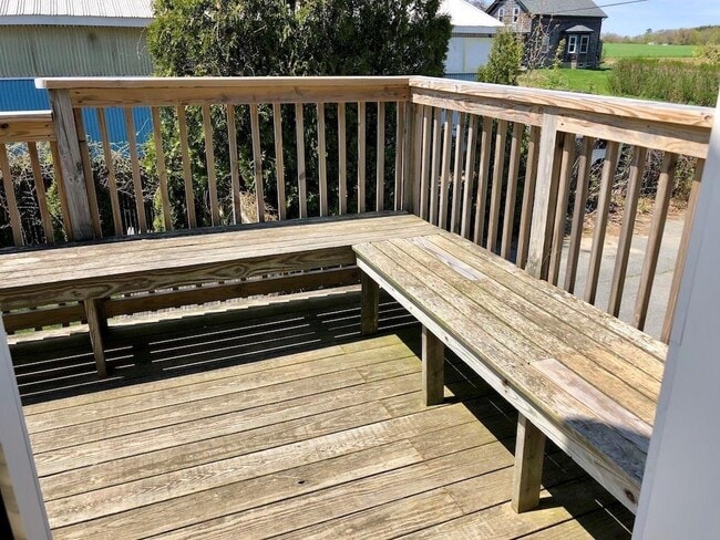 Building Photo - 16 Clearview Ave