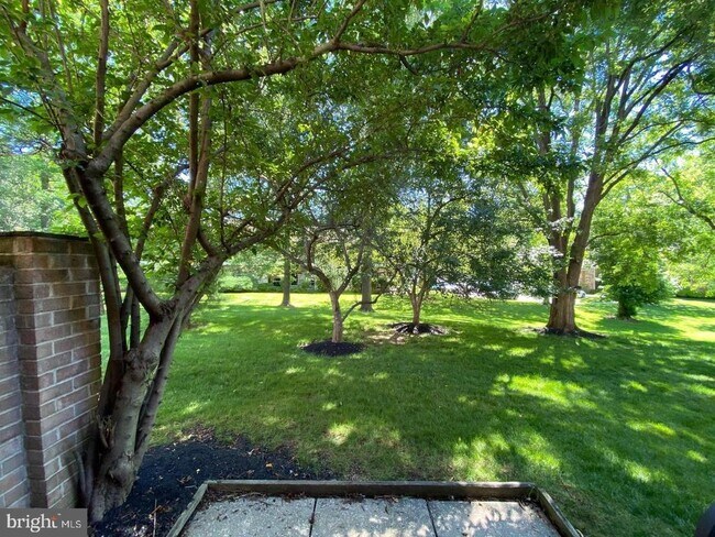 Building Photo - 55 Rampart Dr