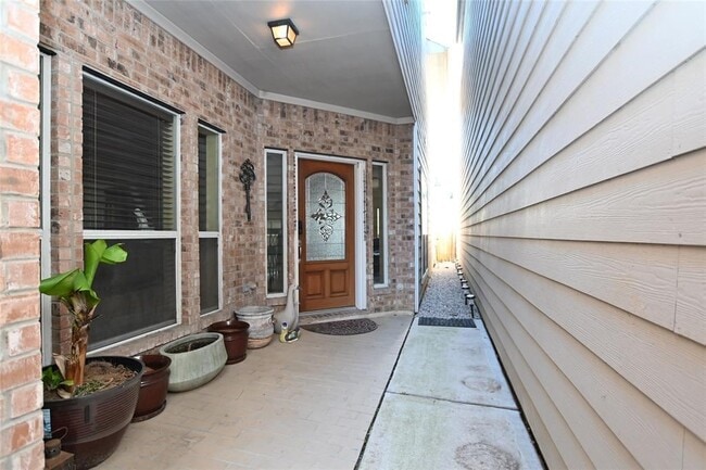 Building Photo - 1375 Ella Pl