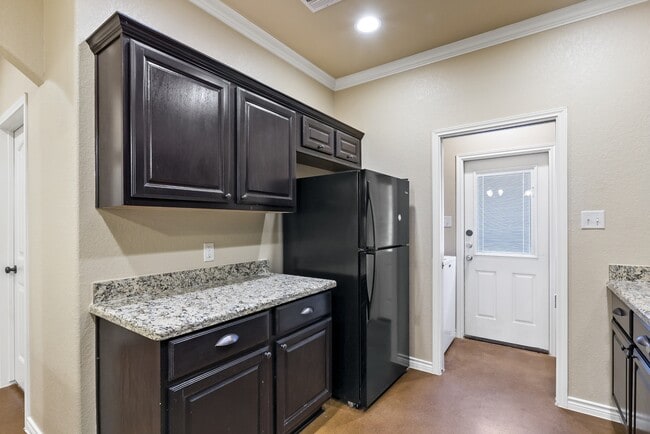 Building Photo - 429 Baby Bear Dr