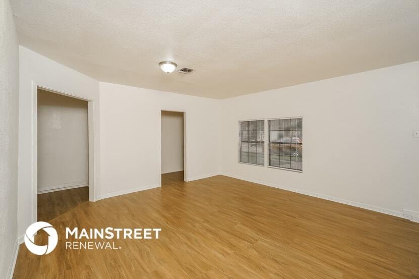 Building Photo - 2850 Canary Ln